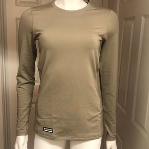 Under Armour Athletic/Athleisure L/S Top, NWT!